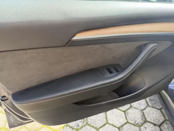 Tesla Model 3 Standard Range Plus RWD 14