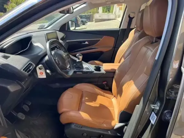 Peugeot 3008 PureTech 130 Stop & Start GPF Allure 22