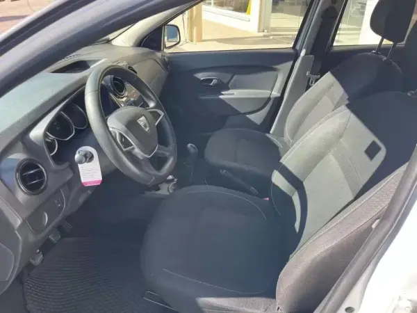 Dacia Sandero Outro 5
