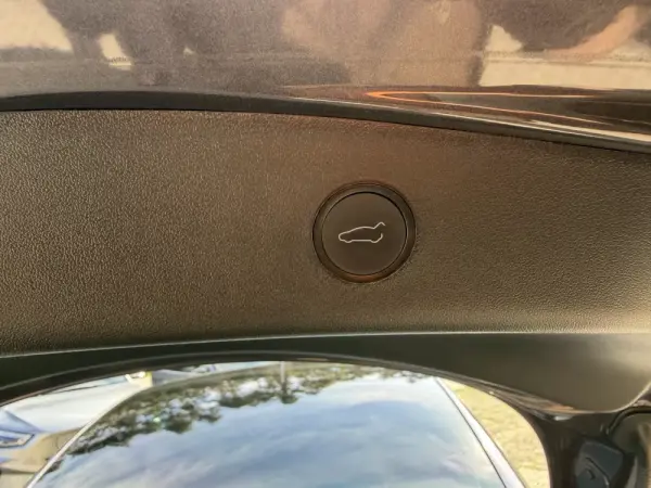 Tesla Model 3 Standard Range Plus RWD 5