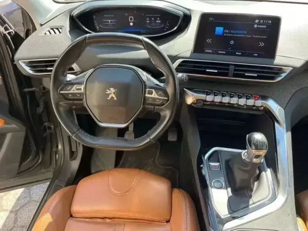 Peugeot 3008 PureTech 130 Stop & Start GPF Allure 14