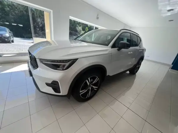 Volvo XC 40 1.5 T2 Plus Dark Auto 21