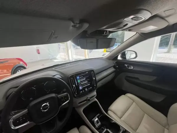 Volvo XC 40 1.5 T2 Plus Dark Auto 7