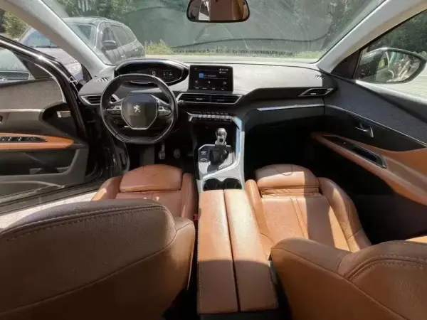 Peugeot 3008 PureTech 130 Stop & Start GPF Allure 12