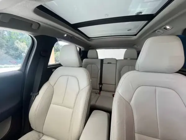 Volvo XC 40 1.5 T2 Plus Dark Auto 5