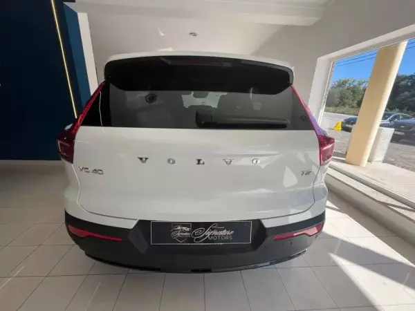 Volvo XC 40 1.5 T2 Plus Dark Auto 19