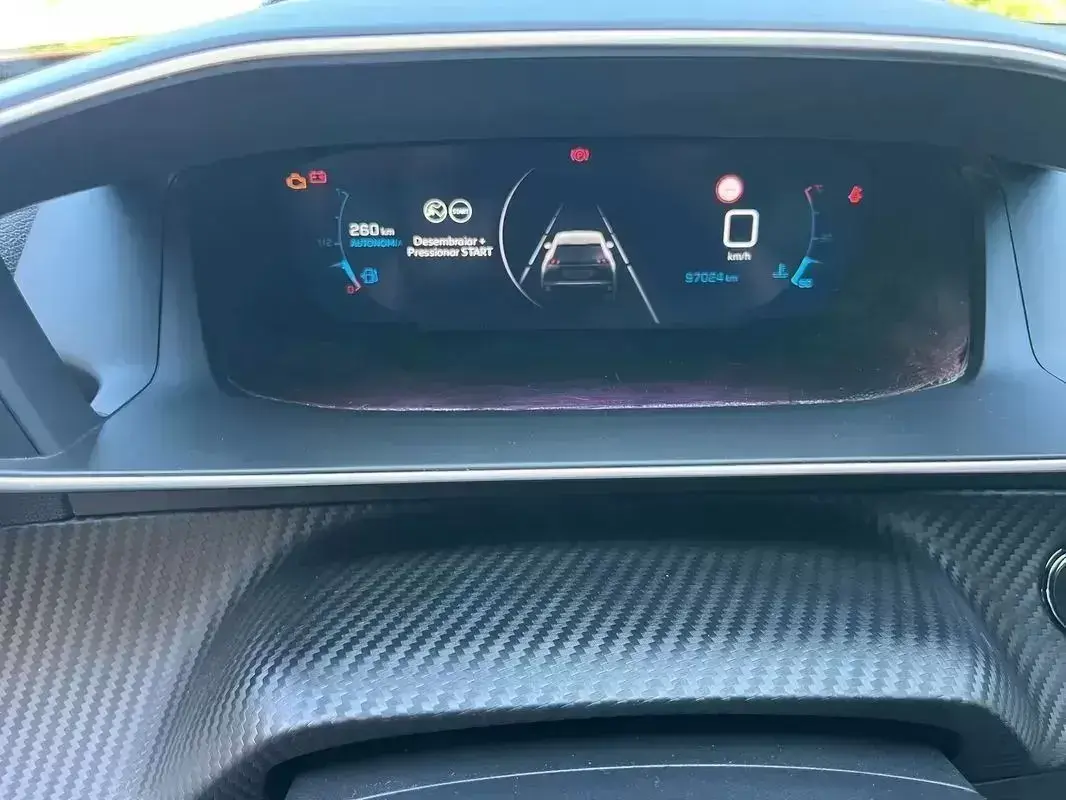 Peugeot 2008 1.5 BlueHDi Allure Pack 2