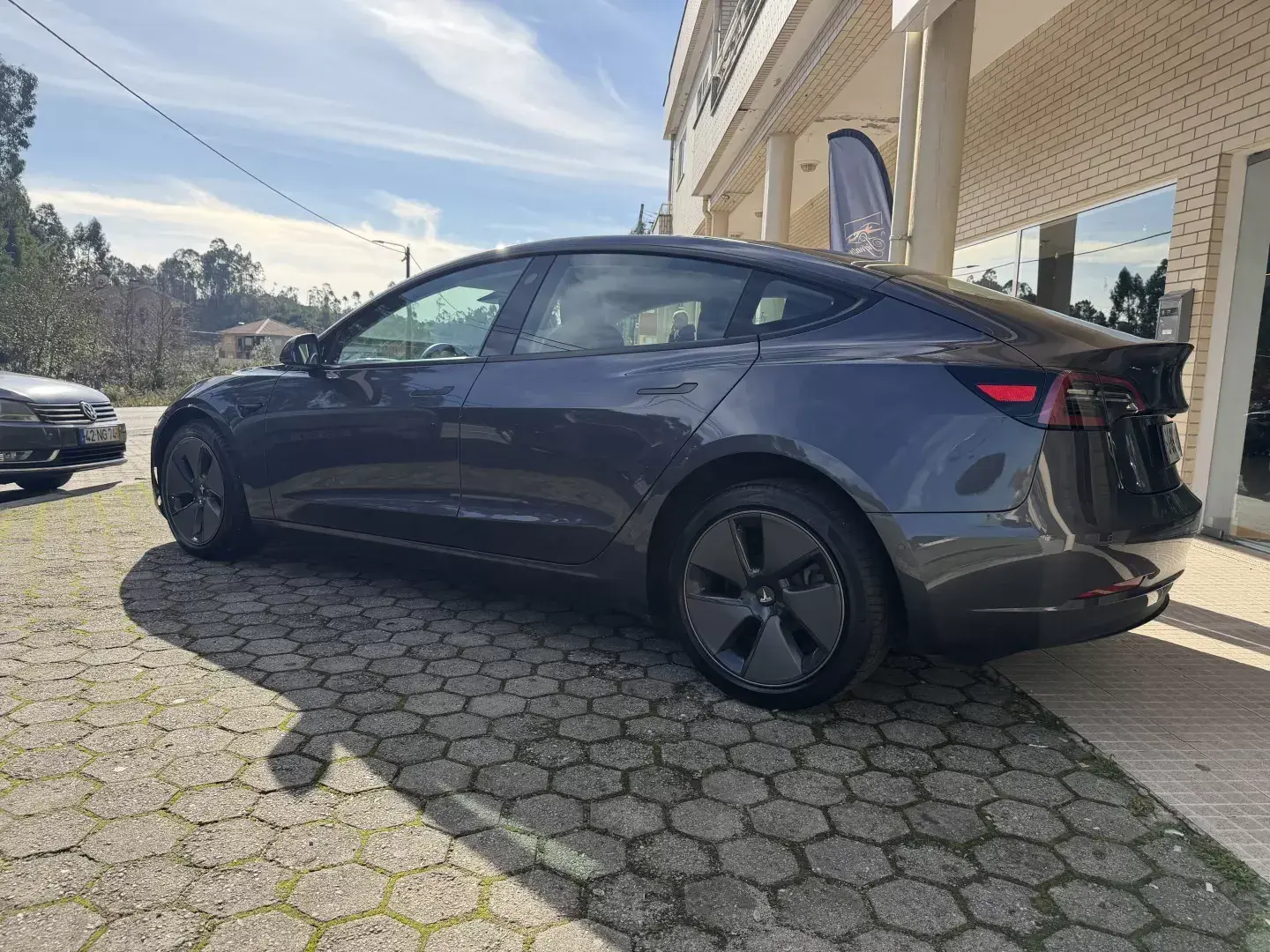 Tesla Model 3 Standard Range Plus RWD 18