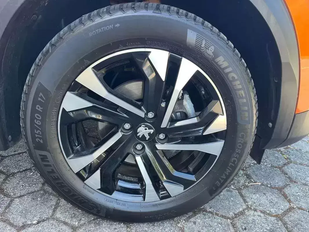 Peugeot 2008 1.5 BlueHDi Allure Pack 5