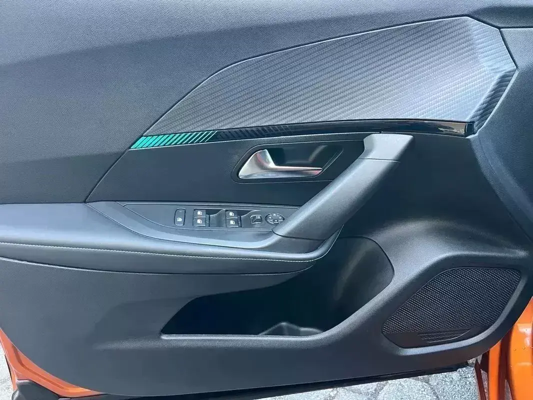 Peugeot 2008 1.5 BlueHDi Allure Pack 3