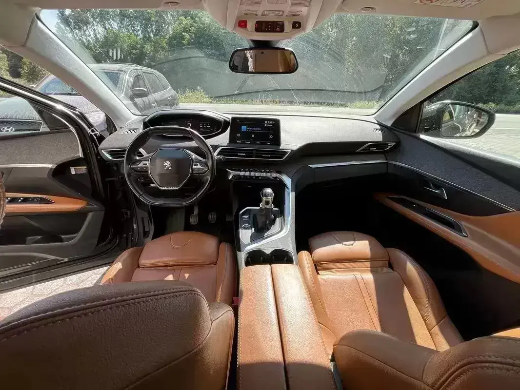 Peugeot 3008 PureTech 130 Stop & Start GPF Allure 13