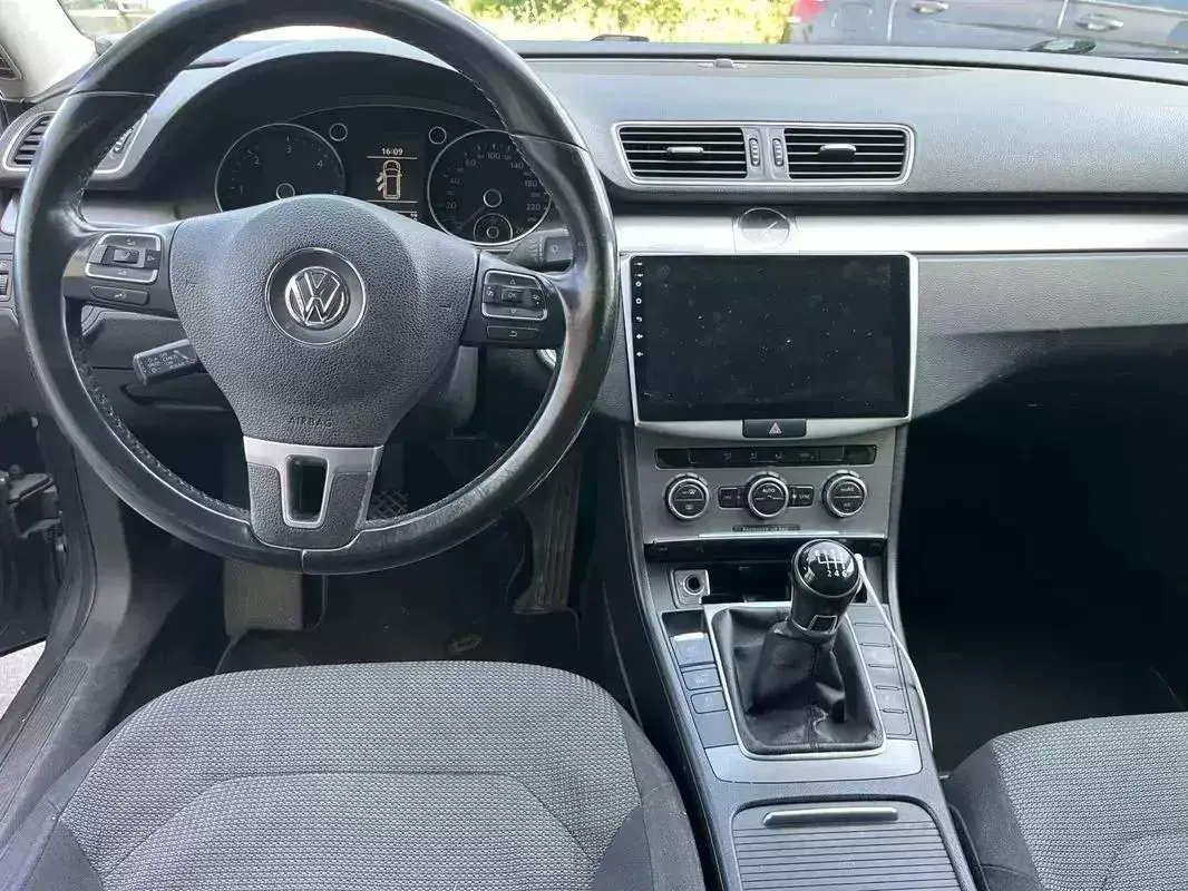 Volkswagen Passat 1.6 TDI BlueMotion 7