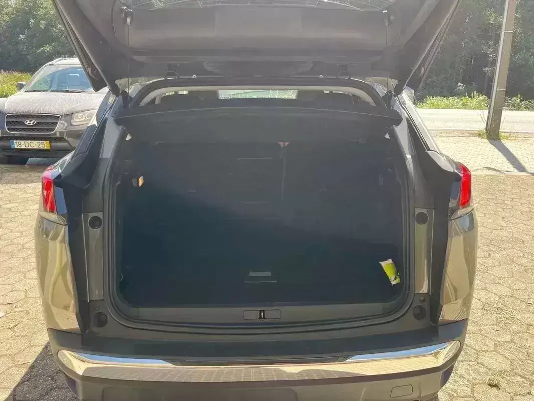 Peugeot 3008 PureTech 130 Stop & Start GPF Allure 7