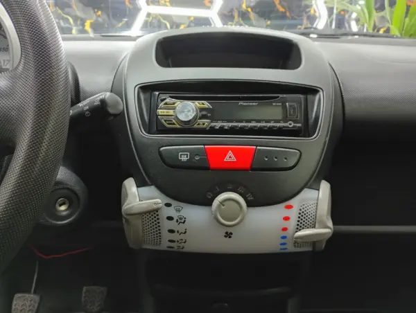 Citroen C1 1.0 Attraction 10