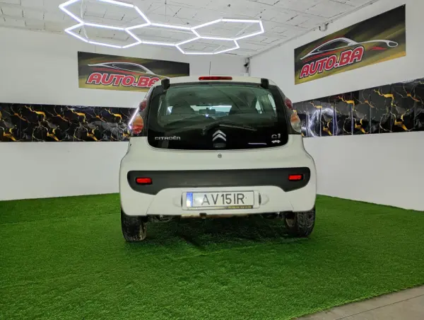 Citroen C1 1.0 Attraction 21