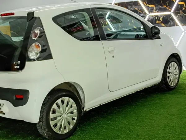 Citroen C1 1.0 Attraction 24