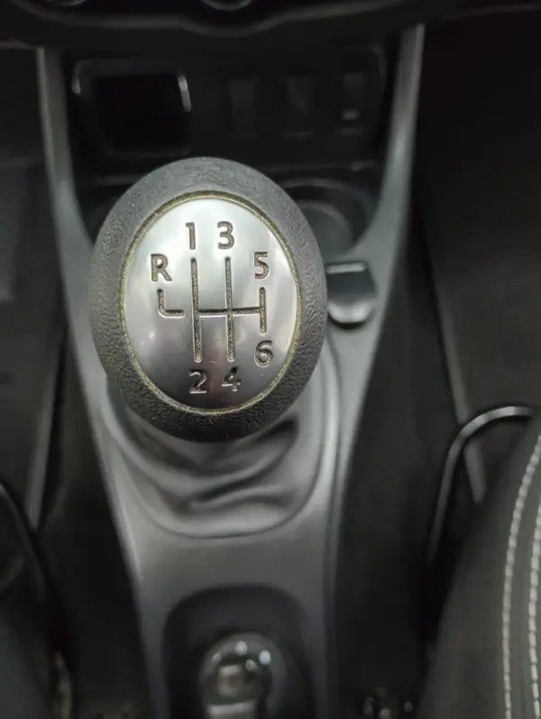 Dacia Duster 1.5 dCi SL Urban Explorer 10