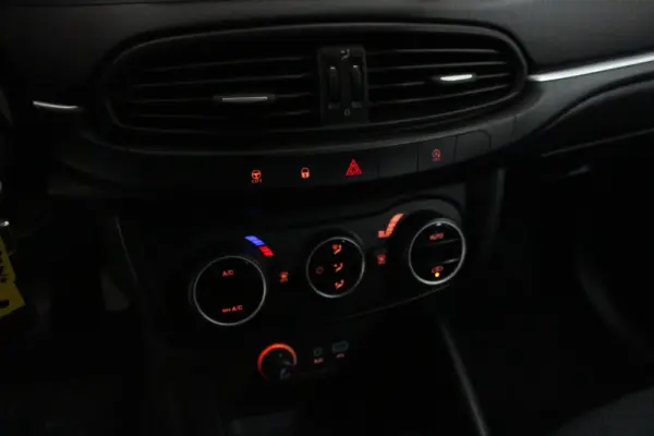 Fiat Tipo 1.3 M-Jet Lounge J17 24