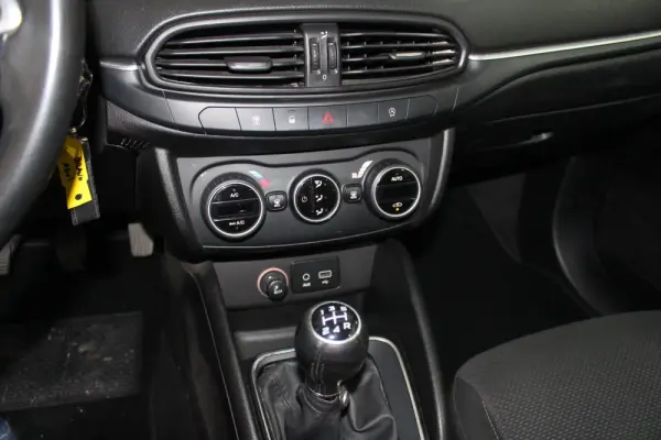 Fiat Tipo 1.3 M-Jet Lounge J17 26