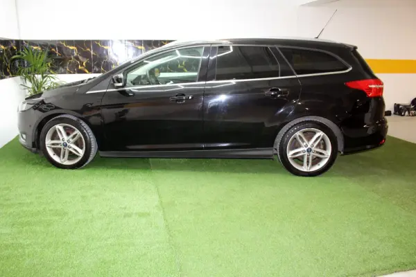 Ford Focus SW 1.5 TDCi Titanium 7