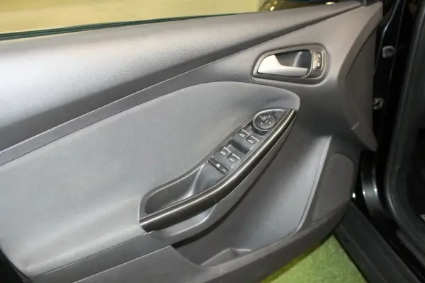 Ford Focus SW 1.5 TDCi Titanium 12