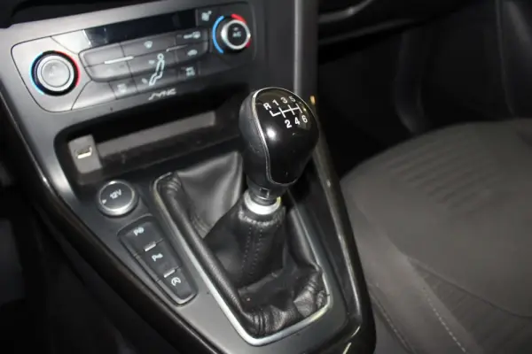 Ford Focus SW 1.5 TDCi Titanium 24