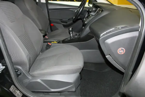Ford Focus SW 1.5 TDCi Titanium 28