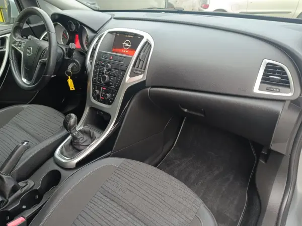 Opel Astra Sports Tourer 1.6 CDTi Cosmo S/S 8