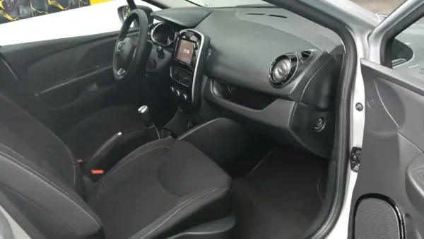 Renault Clio Sport Tourer 0.9 TCe Limited Edition 24