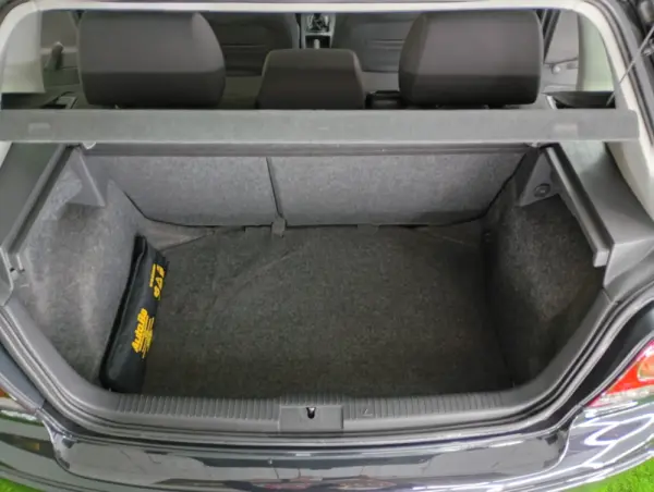 Volkswagen Polo 1.2 Highline 21