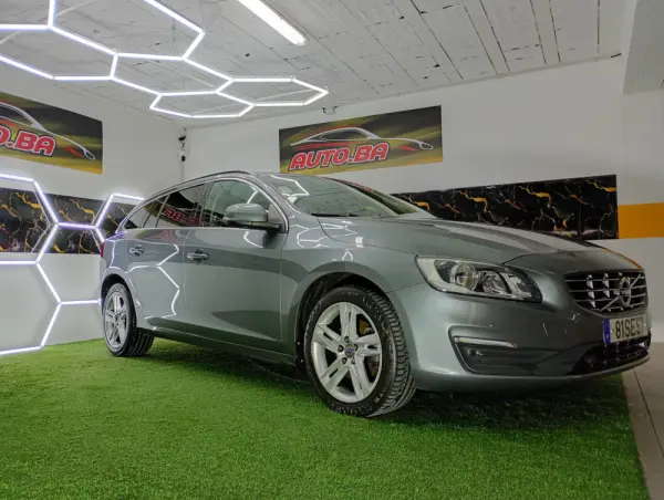 Volvo V60 2.0 D2 R-Design Momentum 9