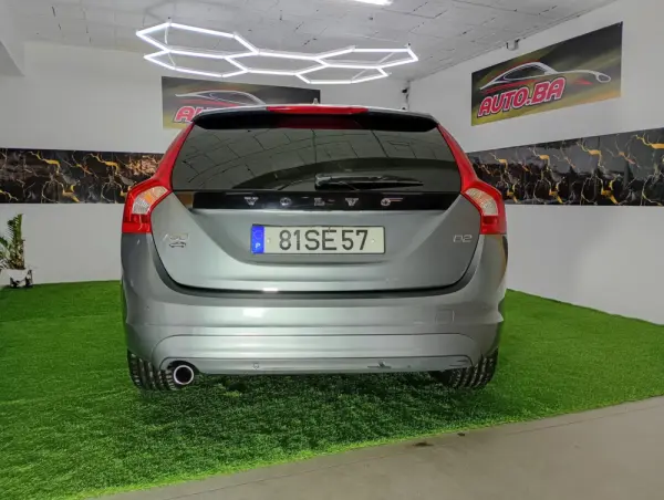 Volvo V60 2.0 D2 R-Design Momentum 42