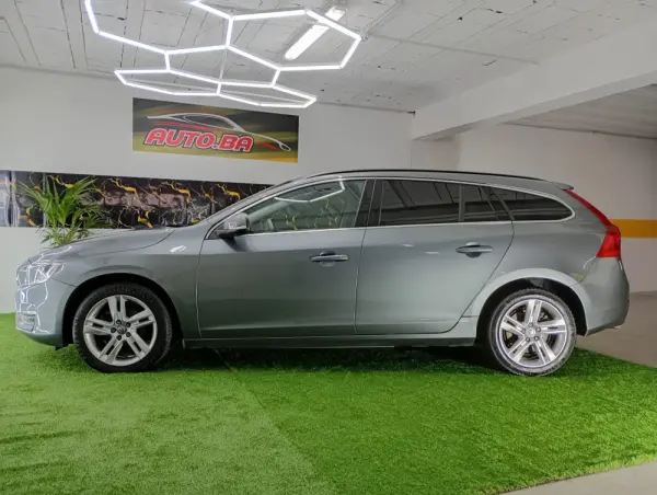 Volvo V60 2.0 D2 R-Design Momentum 46