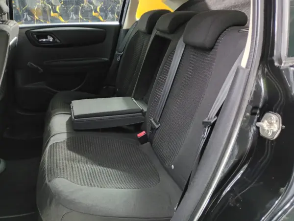 Citroen C4 1.6 HDi Exclusive 27