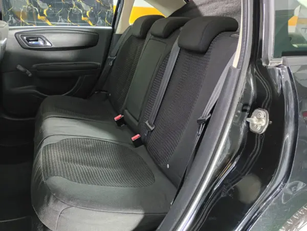 Citroen C4 1.6 HDi Exclusive 28