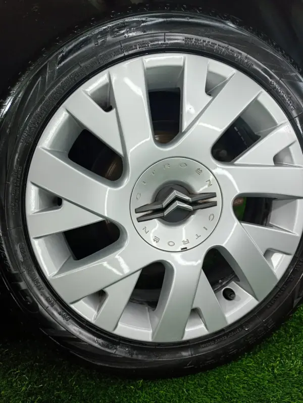 Citroen C4 1.6 HDi Exclusive 33