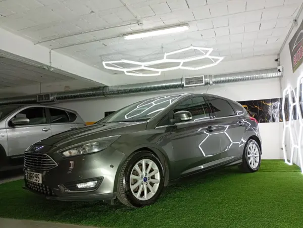 Ford Focus 1.0 SCTi ST-Line 5