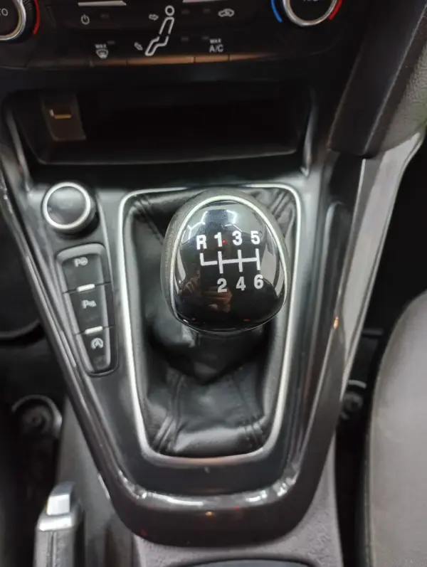 Ford Focus 1.0 SCTi ST-Line 18