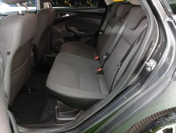 Ford Focus 1.0 SCTi ST-Line 27