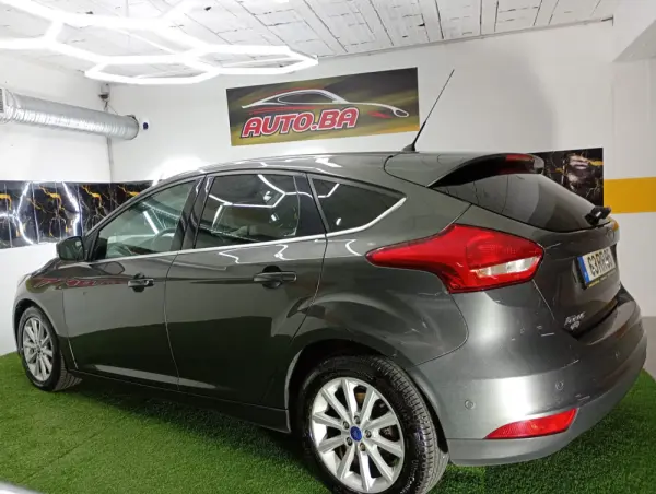 Ford Focus 1.0 SCTi ST-Line 29