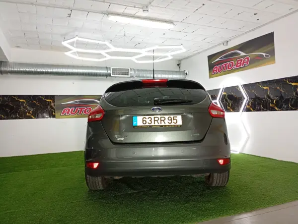 Ford Focus 1.0 SCTi ST-Line 34