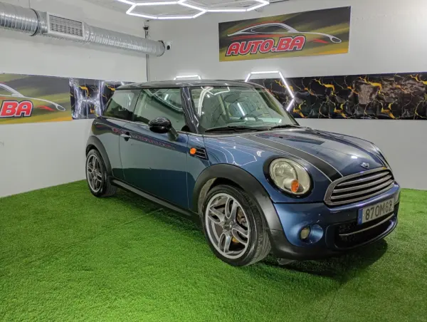 MINI 3 Portas Cooper D 9