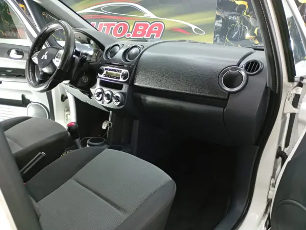 Mitsubishi Colt 1.3 Instyle 15