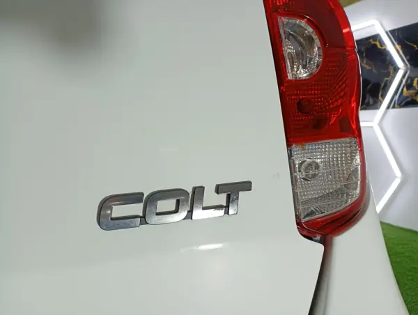 Mitsubishi Colt 1.3 Instyle 22