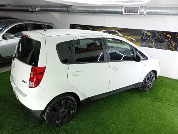 Mitsubishi Colt 1.3 Instyle 27