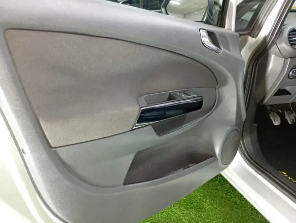 Opel Corsa 1.2 City FlexFuel 11