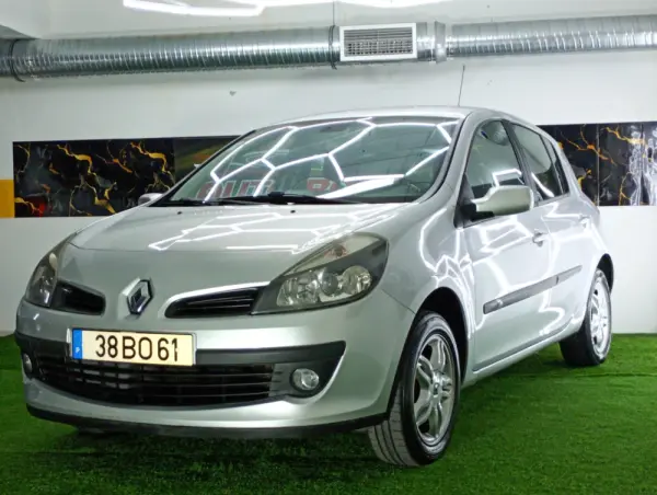 Renault Clio 1.2 16V Dynamique 1