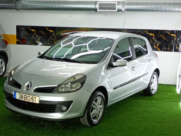 Renault Clio 1.2 16V Dynamique 2