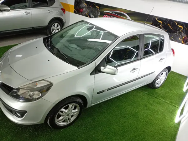 Renault Clio 1.2 16V Dynamique 5