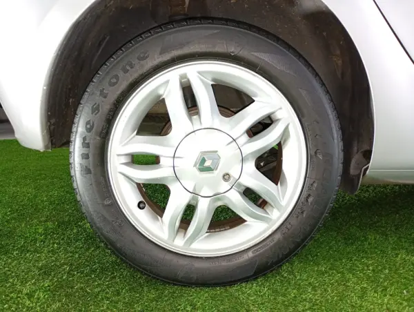 Renault Clio 1.2 16V Dynamique 11